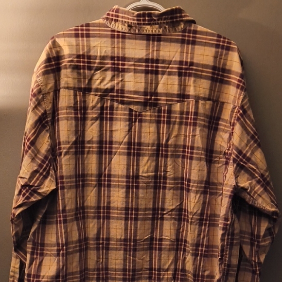 Carhartt Men's Tan and Burgundy Plaid Shirt - Picture 6 of 8